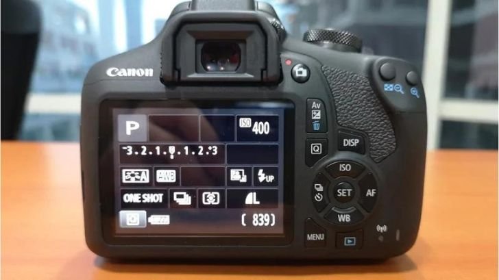 Canon EOS 1500D-Front