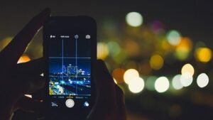Trik Fotografi Dengan Ponsel di Tempat Kurang Cahaya